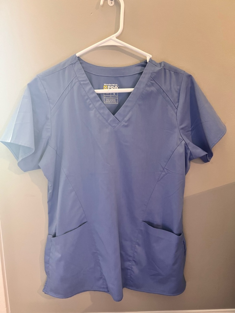 WonderWink Pro V-Neck Scrub Top in Periwinkle